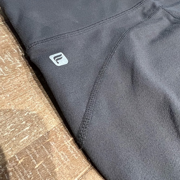 Fabletics Crop Leggings - Picture 6 of 8